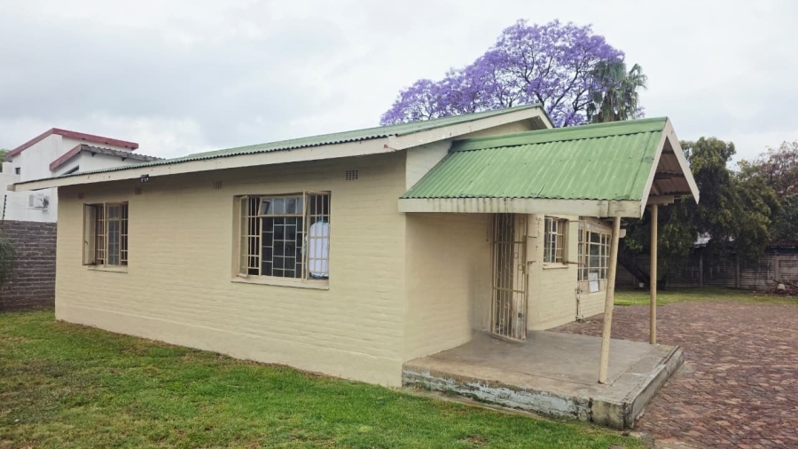 2 Bedroom Property for Sale in Oos Einde North West